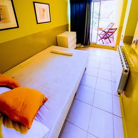 Garden House By Feetup Hostel *