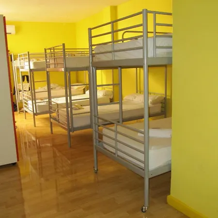 Garden House By Feetup Hostel